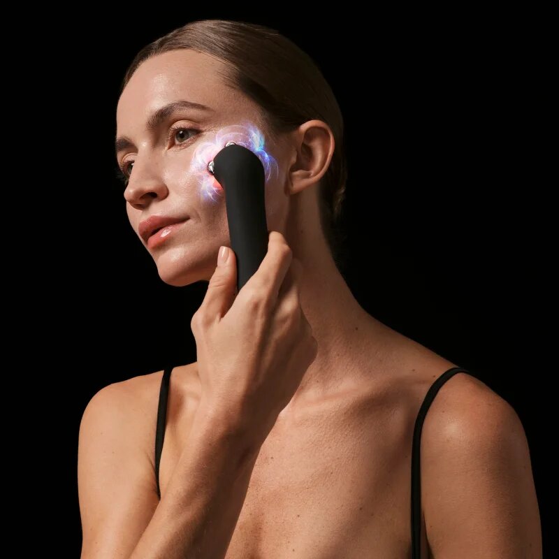 FOREO FAQ™ 402 dvojna mikrotokovna naprava za toniranje z rdečo svetlobo LED 1 kos