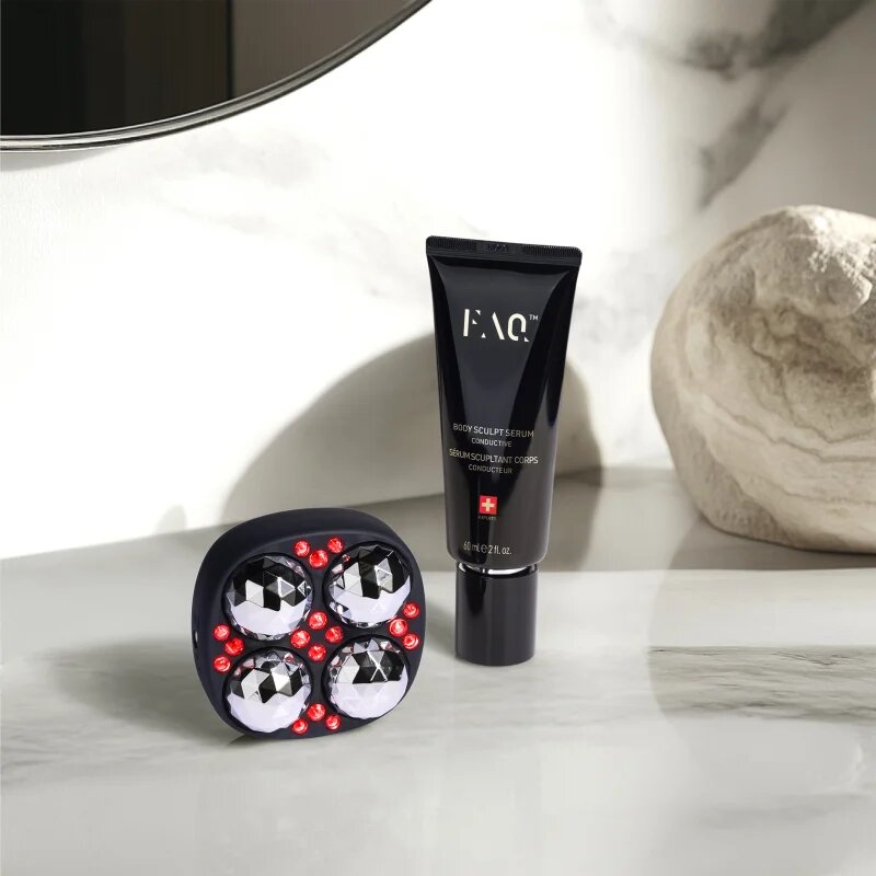 FOREO FAQ™ 411 mikrotokovna naprava za čvrstejši obraz 1 kos