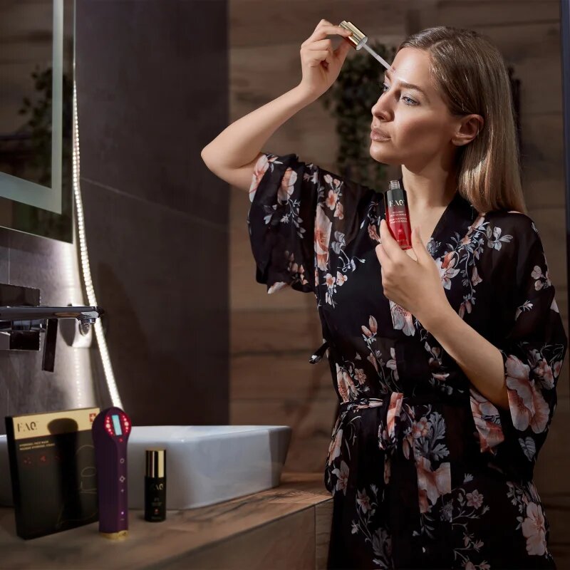 FOREO FAQ™ Red Light Peptide Serum serum za obraz za povečanje učinkov LED-terapije s peptidi 30 ml