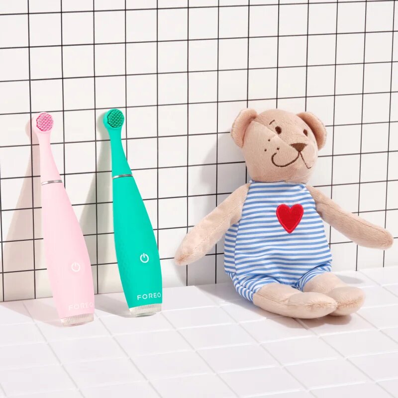 FOREO ISSA™ 4 Baby električna zobna ščetka za otroke od rojstva do 3 let Pearl Pink 1 kos