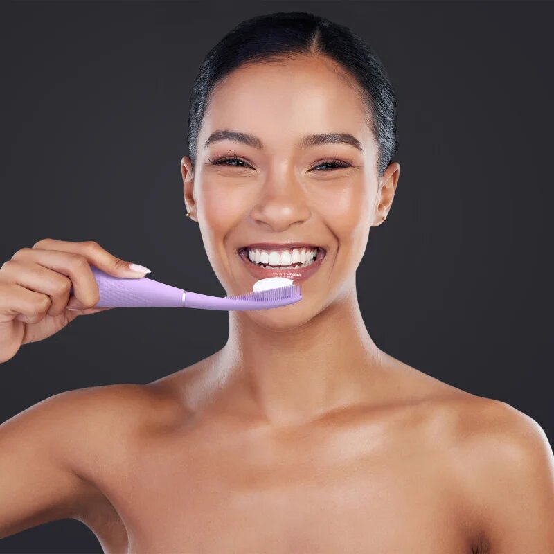 FOREO ISSA™ 4 Plus električna zobna ščetka Lavender 1 kos