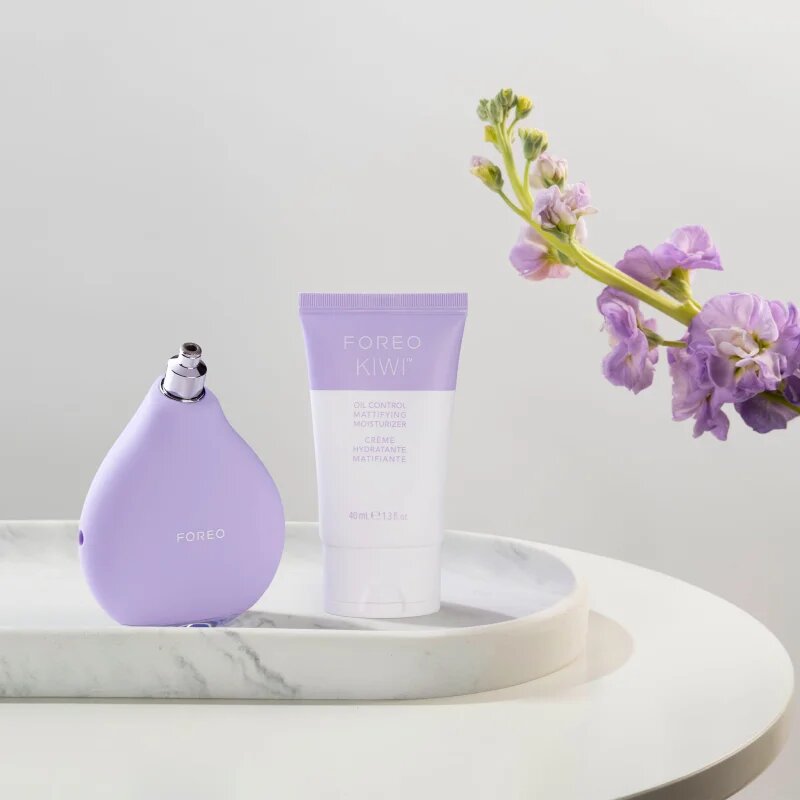 FOREO KIWI™ Oil Control Mattifying Moisturizer matirajoča vlažilna krema 40 ml