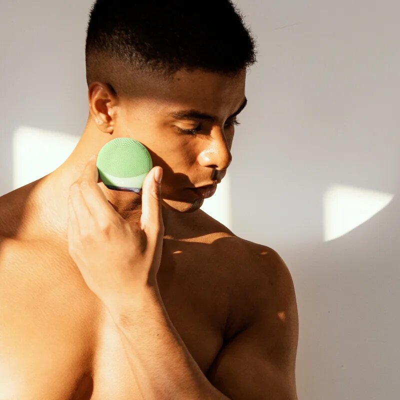 FOREO LUNA™4 Go čistilna sonična naprava za pot Pistachio
