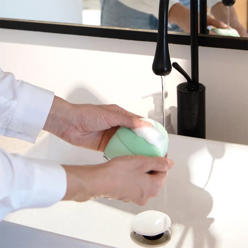 FOREO LUNA™4 masažna naprava za čiščenje in učvrstitev obraza mešana koža