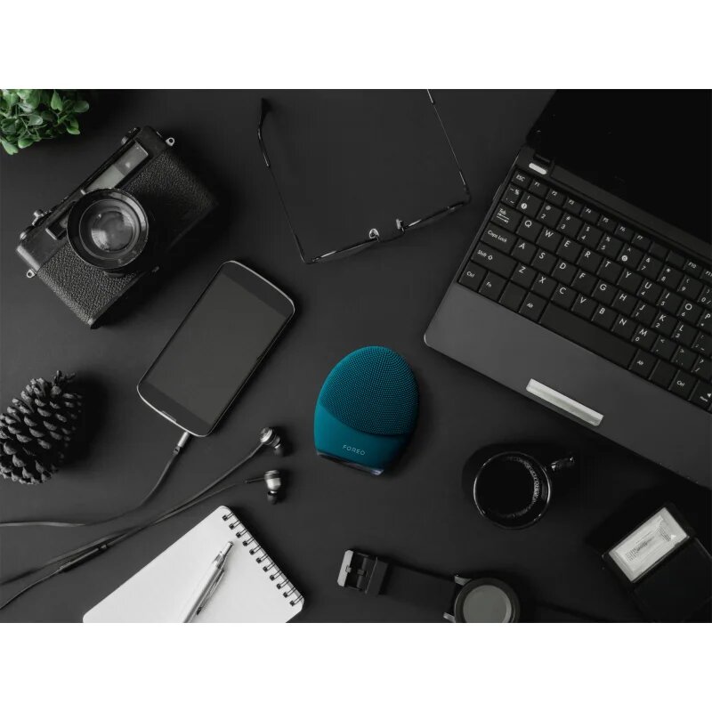 FOREO LUNA™4 Men masažna naprava za čiščenje in učvrstitev obraza za moške 1 kos