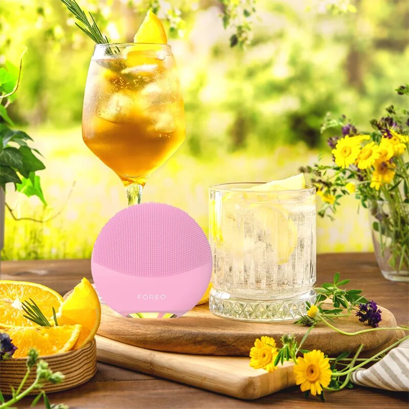 FOREO LUNA™4 Mini čistilna naprava za obraz Pearl Pink