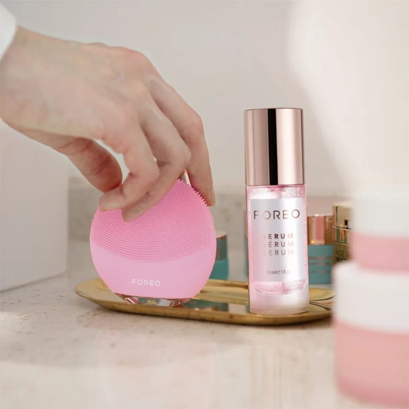FOREO LUNA™4 Mini čistilna naprava za obraz Pearl Pink