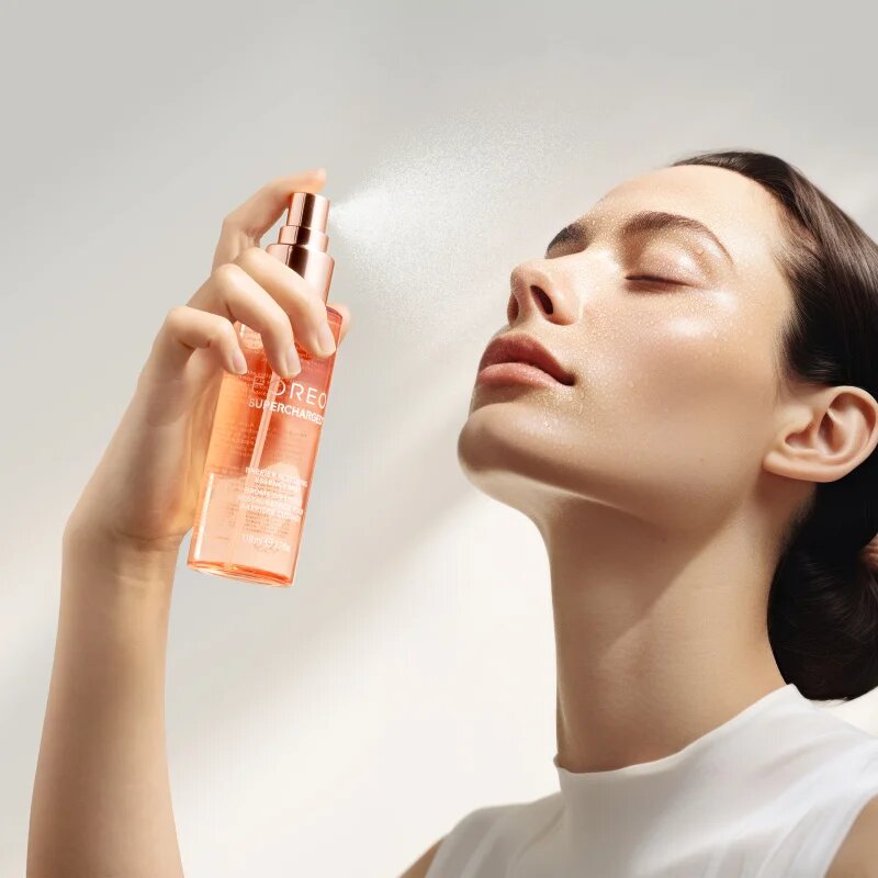 FOREO SUPERCHARGED Barrier Restoring Essence Mist esencialna meglica za obraz za obnovo kožne pregrade za obnovo kožne pregrade 110 ml