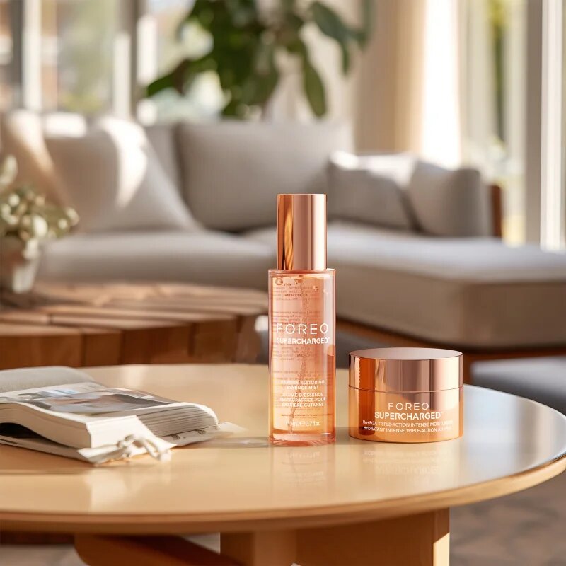 FOREO SUPERCHARGED Barrier Restoring Essence Mist esencialna meglica za obraz za obnovo kožne pregrade za obnovo kožne pregrade 110 ml