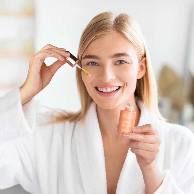 FOREO SUPERCHARGED Overnight Skin Repair Face Oil pomlajevalno olje za obraz za noč 30 ml
