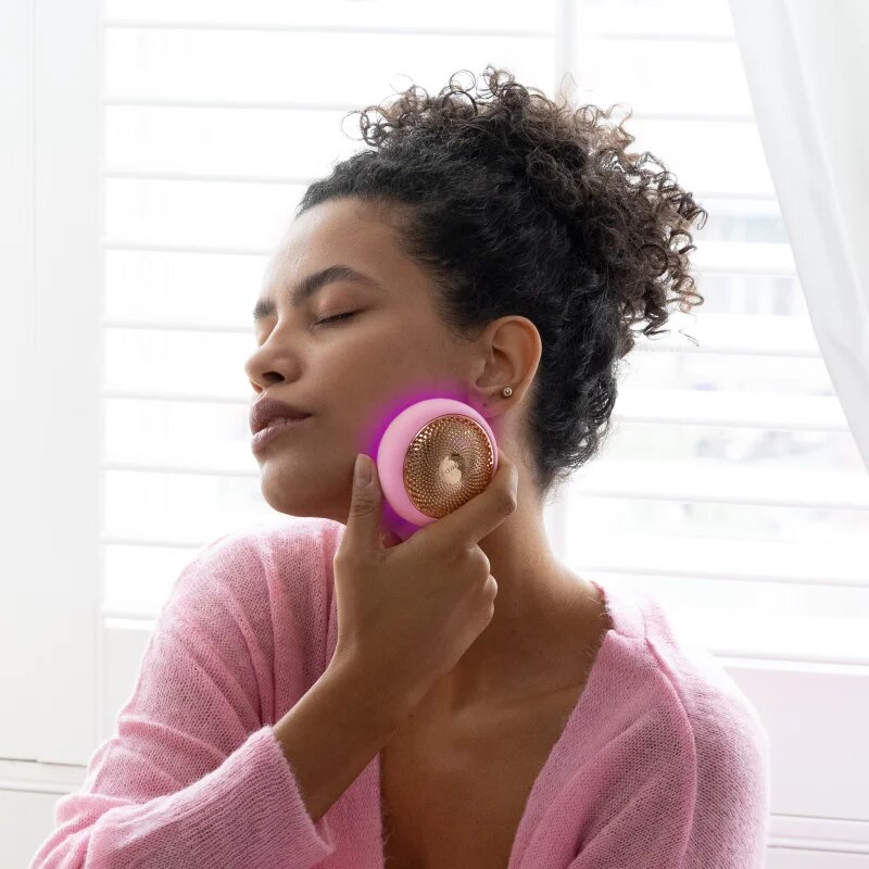 FOREO UFO™ 3 5-in-1 sonična naprava za pospešitev učinkov maske za obraz Pearl Pink 1 kos