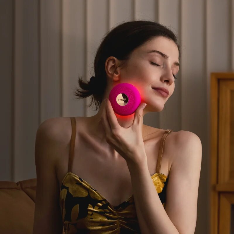 FOREO UFO™ 3 LED sonična naprava za pospešitev učinkov maske za obraz s svetlobo LED in NIR 1 kos