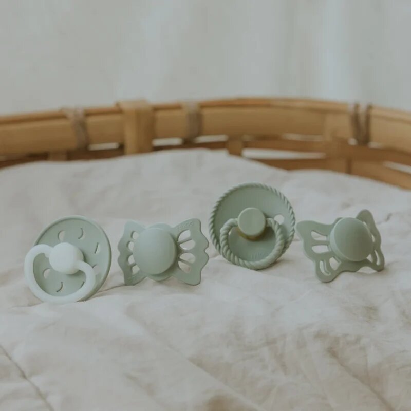 FRIGG Baby's First Pacifier​ Moonlight Sailing duda Sage