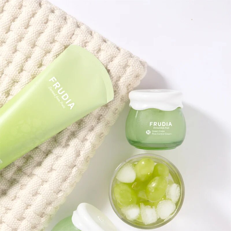 Frudia Green Grape vlažilna gel krema za zmanjšanje por 10 g