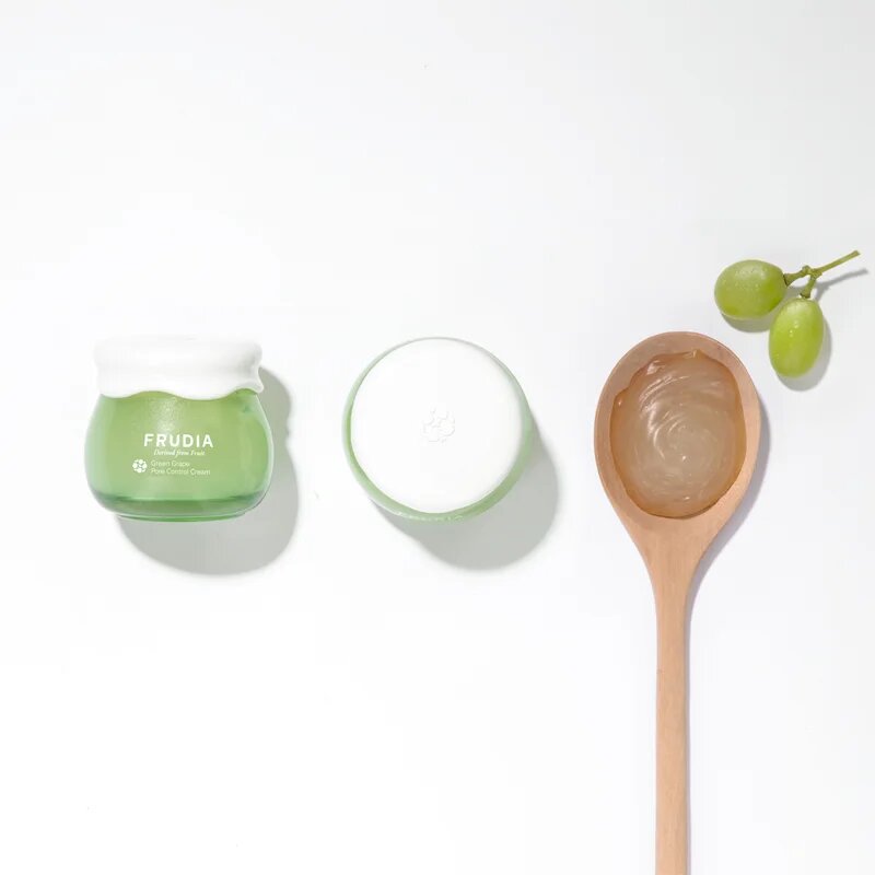 Frudia Green Grape vlažilna gel krema za zmanjšanje por 55 g