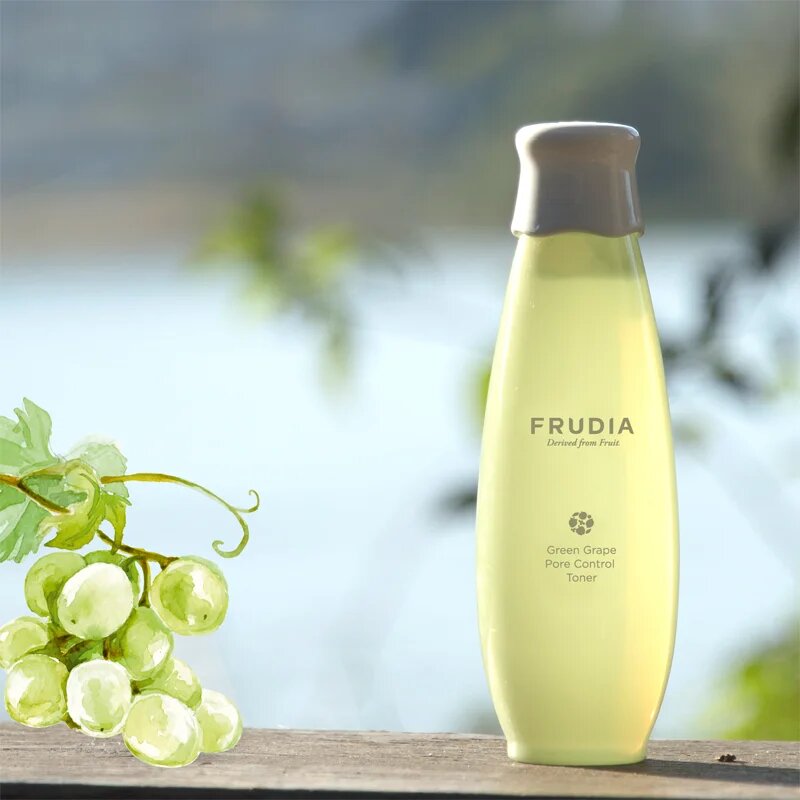 Frudia Green Grape vlažilni tonik za zmanjšanje por 195 ml