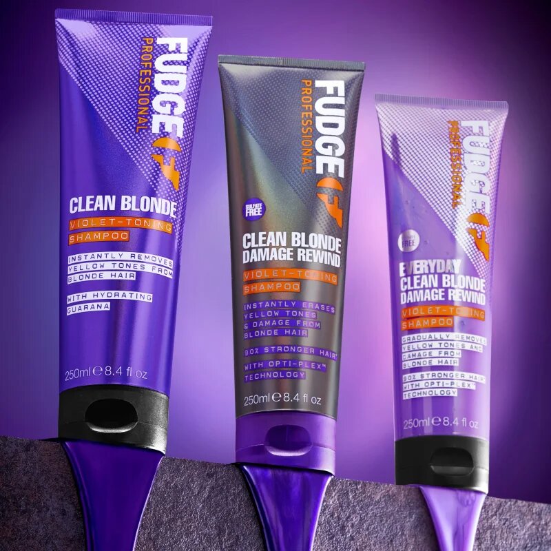 Fudge Everyday Clean Blonde Damage Rewind Shampoo nežni šampon za vsakodnevno uporabo za blond lase in lase s prameni 250 ml