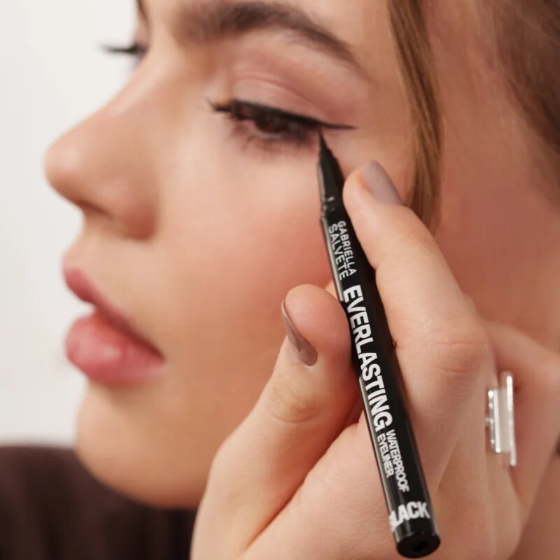 Gabriella Salvete Everlasting vodoodporno tekoče črtalo za oči v peresu odtenek Black 06 ml
