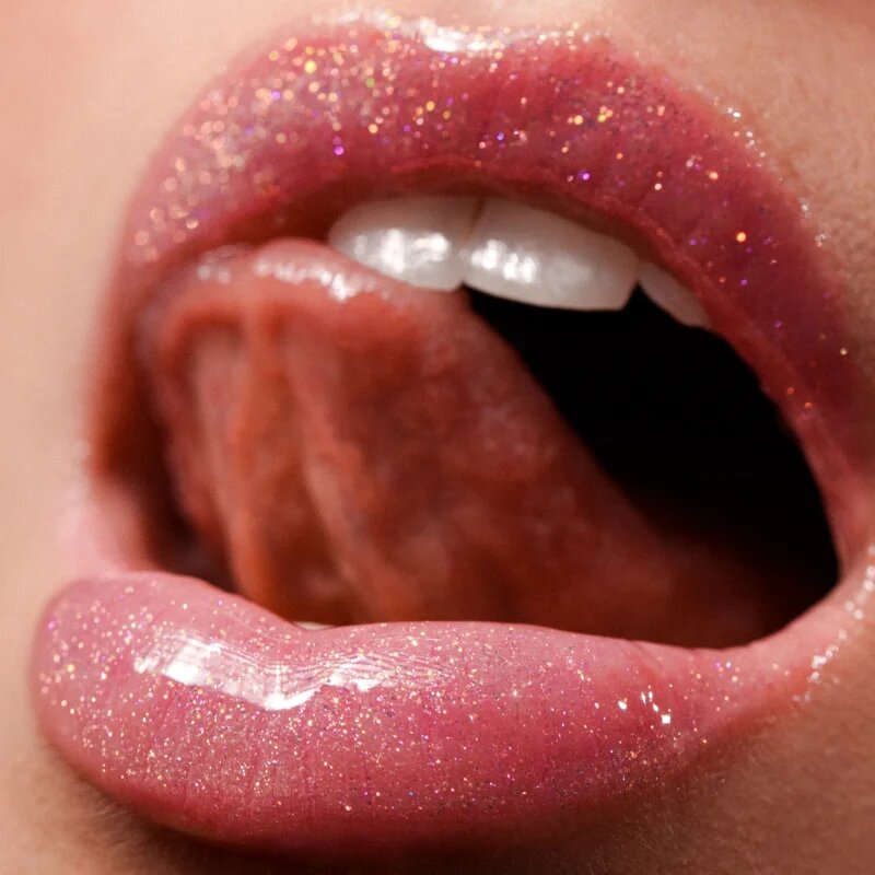 Gabriella Salvete Glosstitude Peptide Lip Gloss vlažilni sijaj za ustnice odtenek 02 Sparkle & Slay 10 ml
