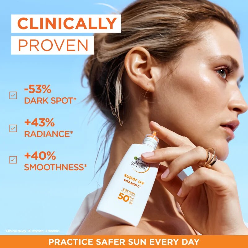Garnier Ambre Solaire Super UV Vitamin C lahki zaščitni fluid proti temnim madežem SPF 50+ 40 ml