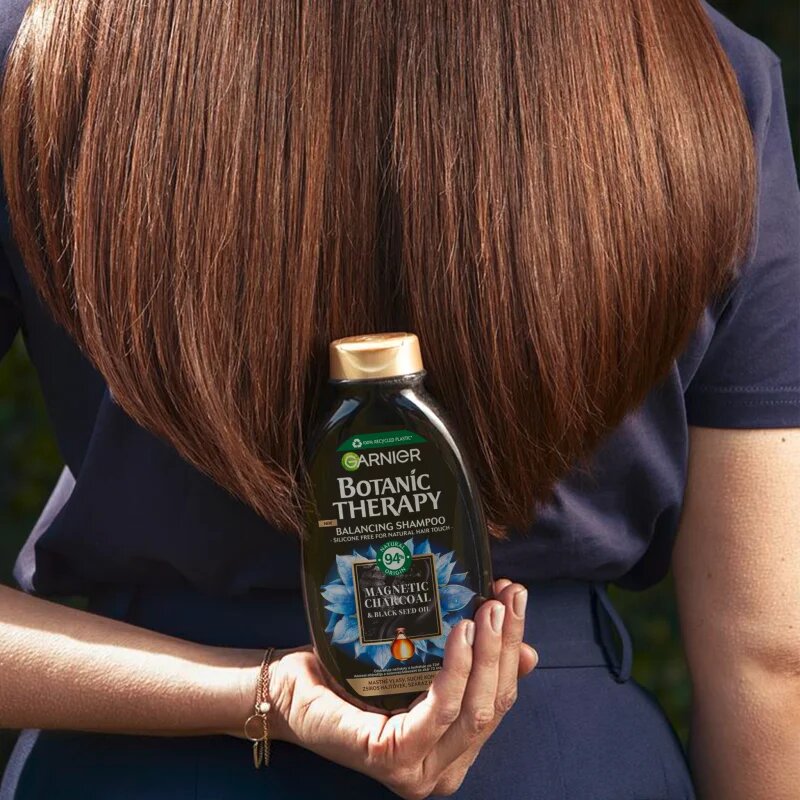 Garnier Botanic Therapy Magnetic Charcoal šampon za mastno lasišče in suhe konice las 400 ml