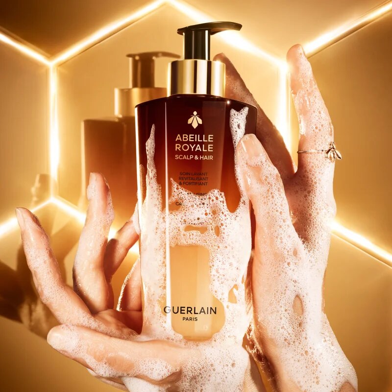 GUERLAIN Abeille Royale Revitalizing & Fortifying Care Shampoo revitalizacijski šampon 290 ml