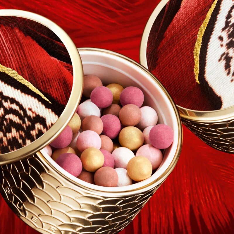 GUERLAIN Majestic Feathers Météorites tonirani biseri za obraz omejena izdaja odtenek Phoenix 20 g