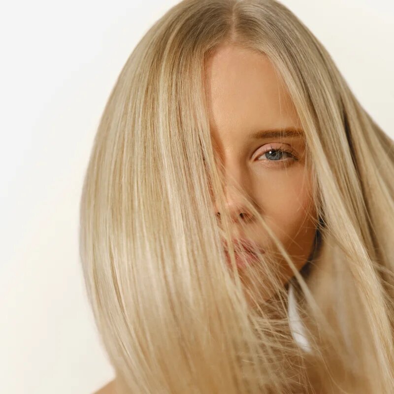 Hair Rituel by Sisley Blonde White & Grey Beautifying Hair Care Mask maska za lase za nevtralizacijo medeninastih podtonov 200 ml