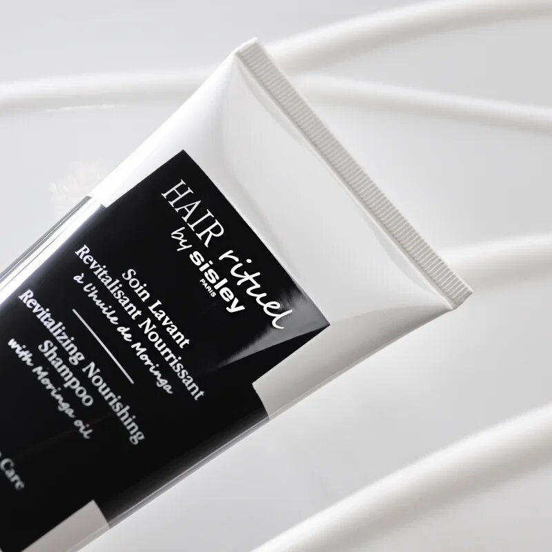 Hair Rituel by Sisley Revitalizing Nourishing Shampoo hranilni šampon z revitalizacijskim učinkom 500 ml