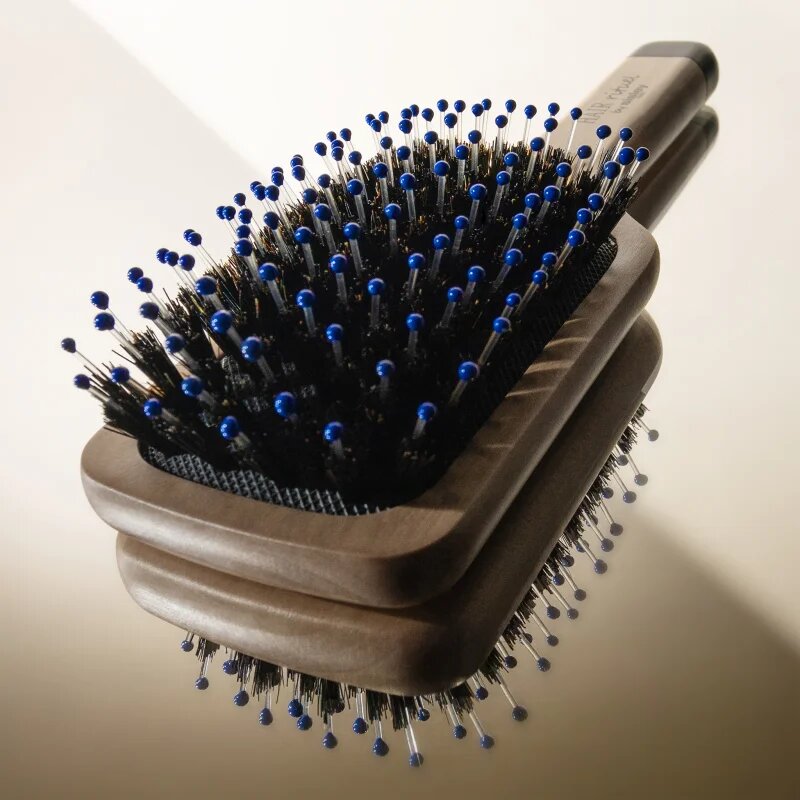 Hair Rituel by Sisley The Pocket Brush Radiance & Softness krtača za sijaj in mehkobo las 1 kos