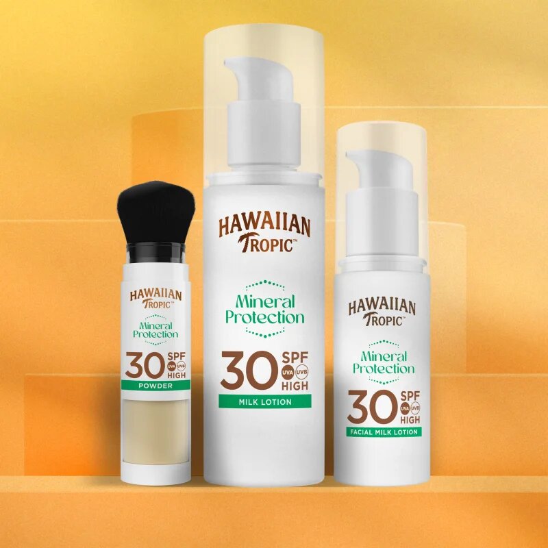 Hawaiian Tropic Mineral Protection Powder Brush zaščitni vodoodporni puder za sončenje SPF 30 4.25 g