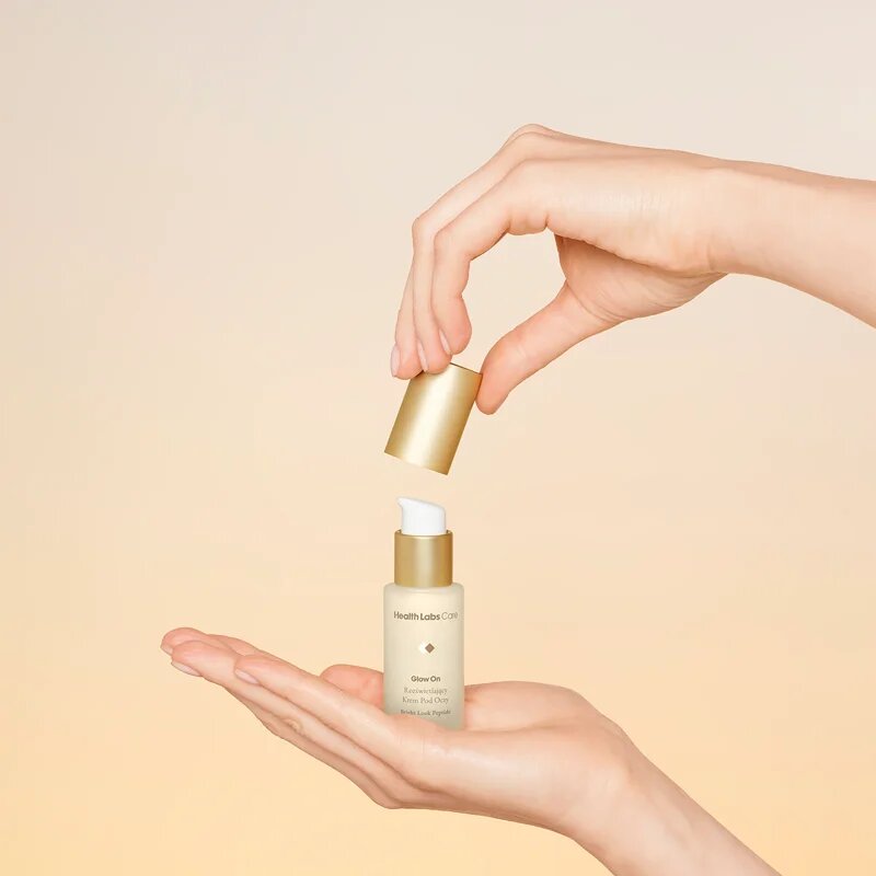 Health Labs Care Glow On Brightening eye cream krema za osvetljevanje predela okoli oči 15 ml