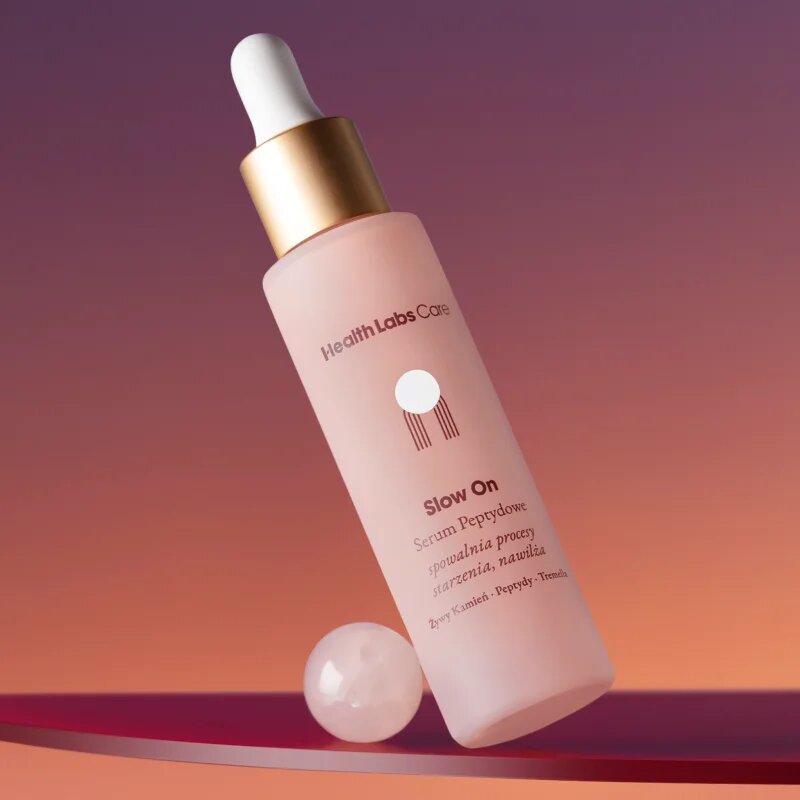 Health Labs Care Slow On gladilni serum za hidracijo in posvetlitev kože s peptidi 30 ml