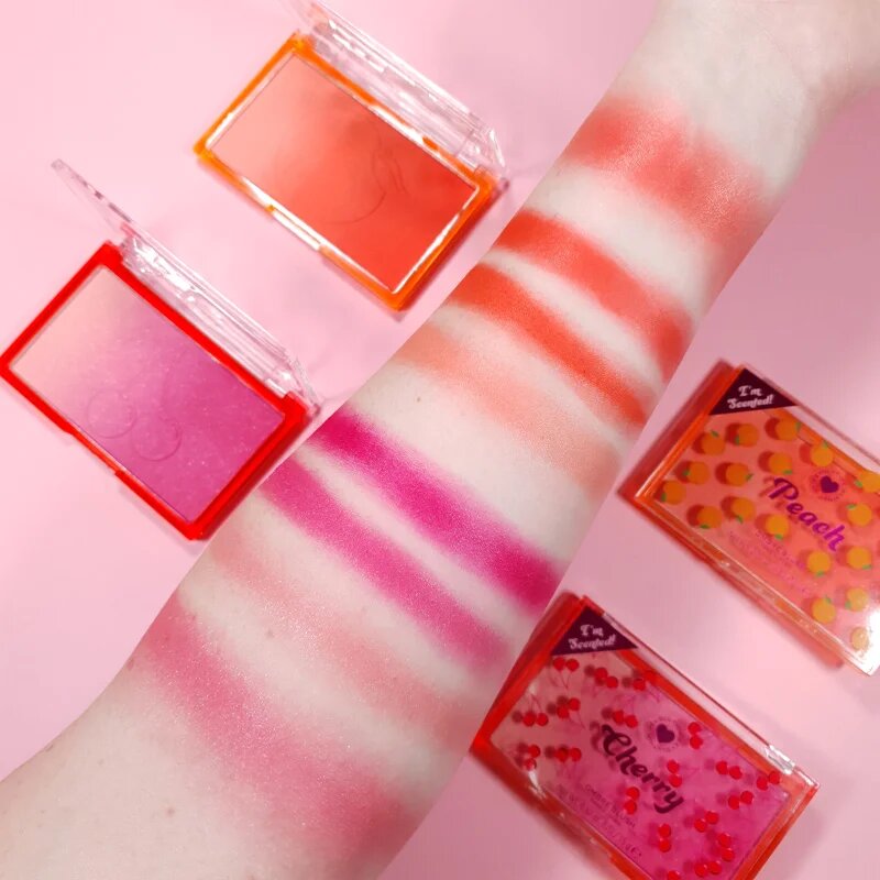 I Heart Revolution Ombre duo rdečilo odtenek Cherry 15 g
