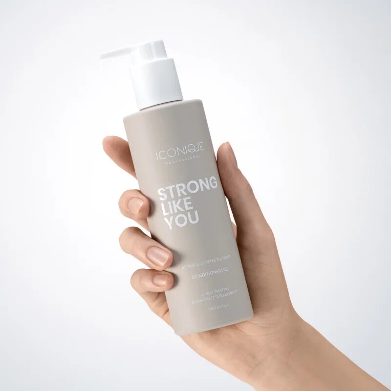 ICONIQUE Professional STRONG LIKE YOU Repair & Strengthening krepilni balzam za poškodovane lase 250 ml