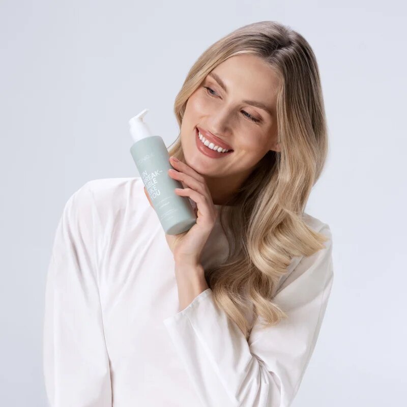 ICONIQUE Professional UNBREAKABLE LIKE YOU Length Strengthening balzam za krepitev dolžin las 250 ml