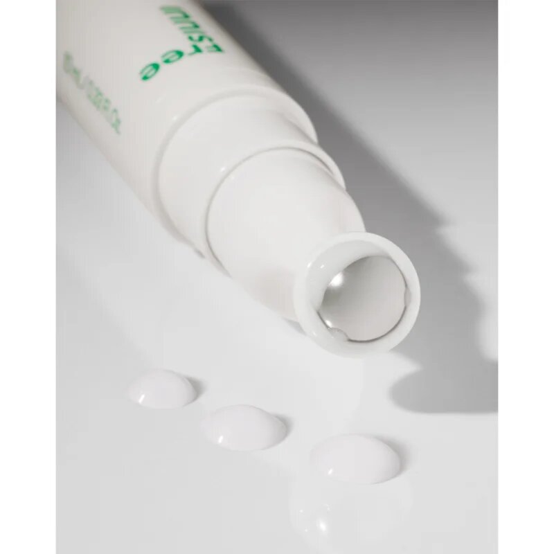 innisfree Green Tea Caffeine Bright-Eye Serum hladilni roll-on za predel okoli oči proti oteklinam in temnim kolobarjem 10 ml