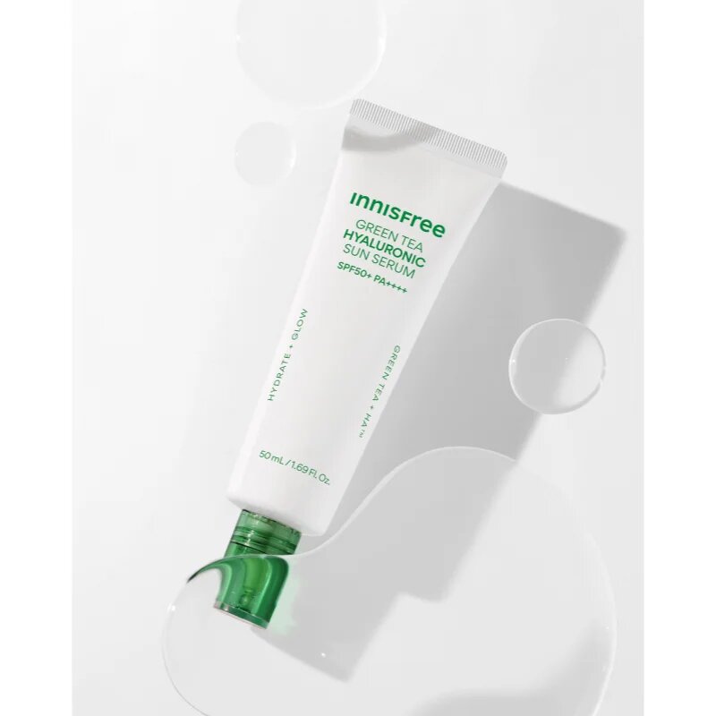 innisfree Green Tea Hyaluronic Sun Serum vlažilni zaščitni fluid s pomirjajočim učinkom SPF 50+ 50 ml