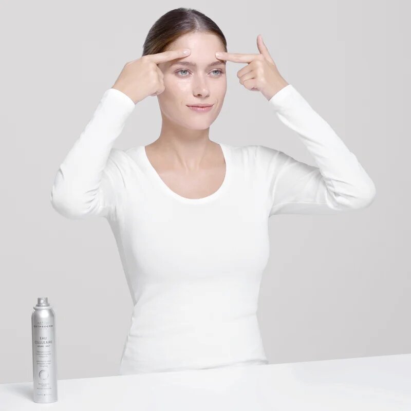 Institut Esthederm Cellular Water Mist energijska vlažilna meglica za obraz s celično vodo 200 ml