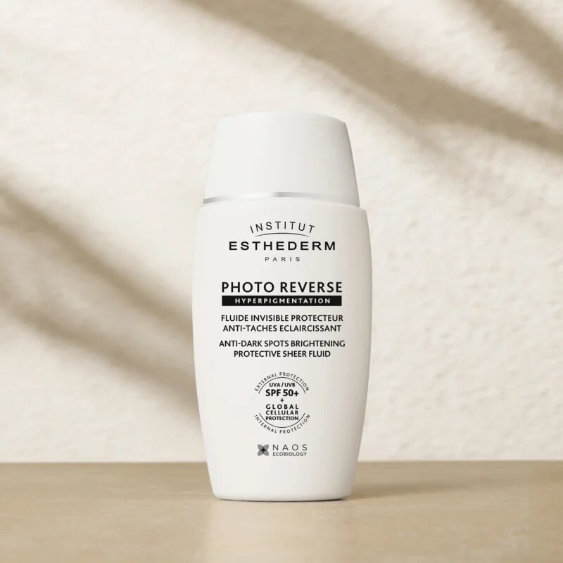 Institut Esthederm Photo Reverse Hyperpigmentation zaščitni fluid proti pigmentnim madežem SPF 50+ 40 ml