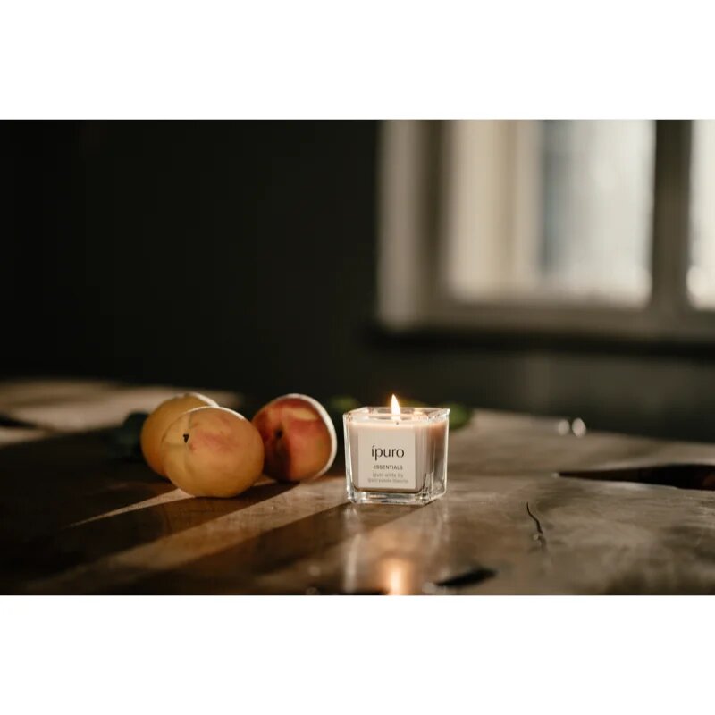 ípuro Essentials White Lily dišeča sveča 125 g
