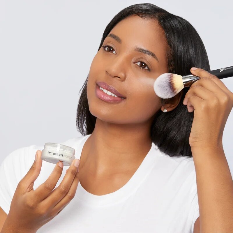 IT Cosmetics Bye Bye Pores Poreless Finish Loose Setting Powder posvetlitveni puder v prahu za žameten videz kože odtenek Translucent 6.8 g