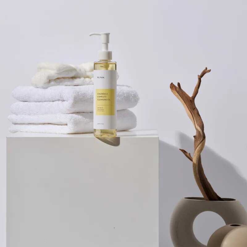 iUnik Calendula Complete Cleansing Oil čistilno olje za odstranjevanje ličil za občutljivo kožo 200 ml