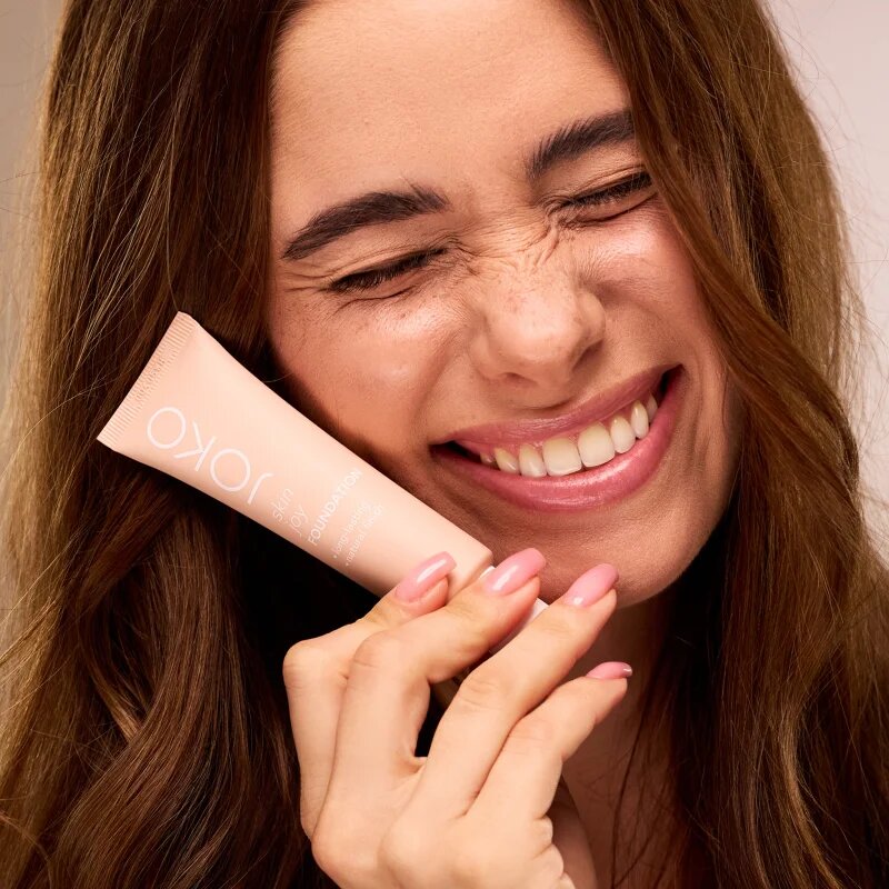 JOKO Skin Joy lahki vlažilni tekoči puder odtenek 05W Toffee 30 ml