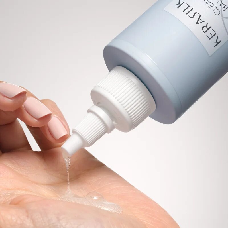 KERASILK Specialists Exfoliating Scalp & Hair Treatment nega pred šamponiranjem z učinkom eksfoliacije 200 ml
