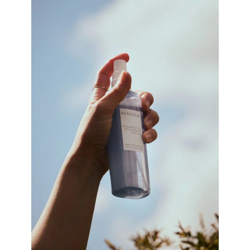 KERASILK Specialists Liquid Cuticle Filler obnovitveno pršilo za vse tipe las 50 ml