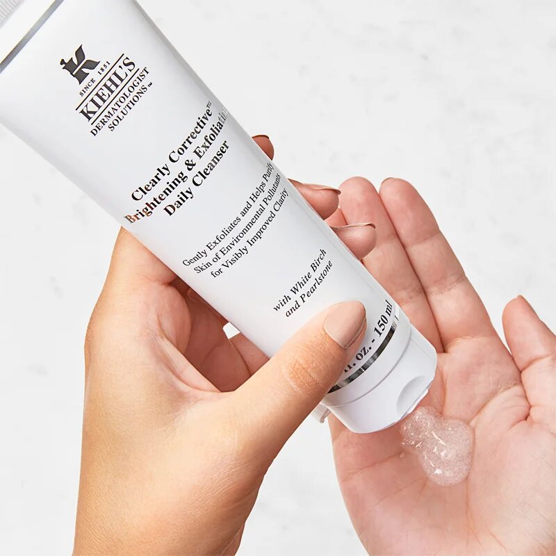Kiehl's Dermatologist Solutions Clearly Corrective Brightening & Exfoliating Daily Cleanser posvetlitveni čistilni gel za vse tipe kože vključno z ob