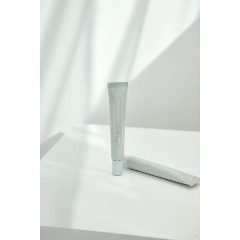 Klairs Fundamental Nourishing Eye Butter hranilna krema za predel okoli oči 20 g