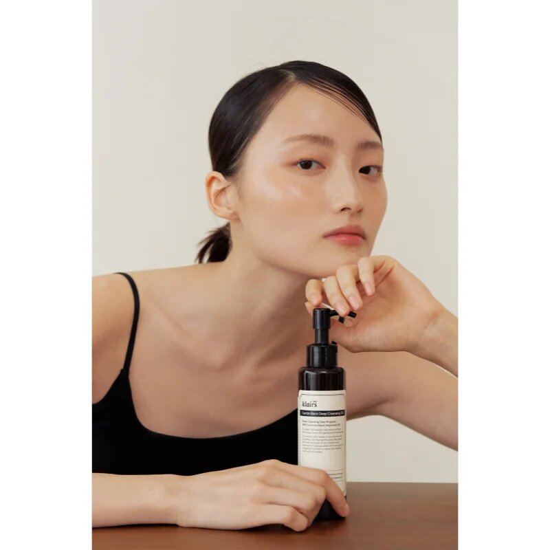 Klairs Gentle Black Deep Cleansing Oil globinsko čistilno olje za mastno kožo 150 ml