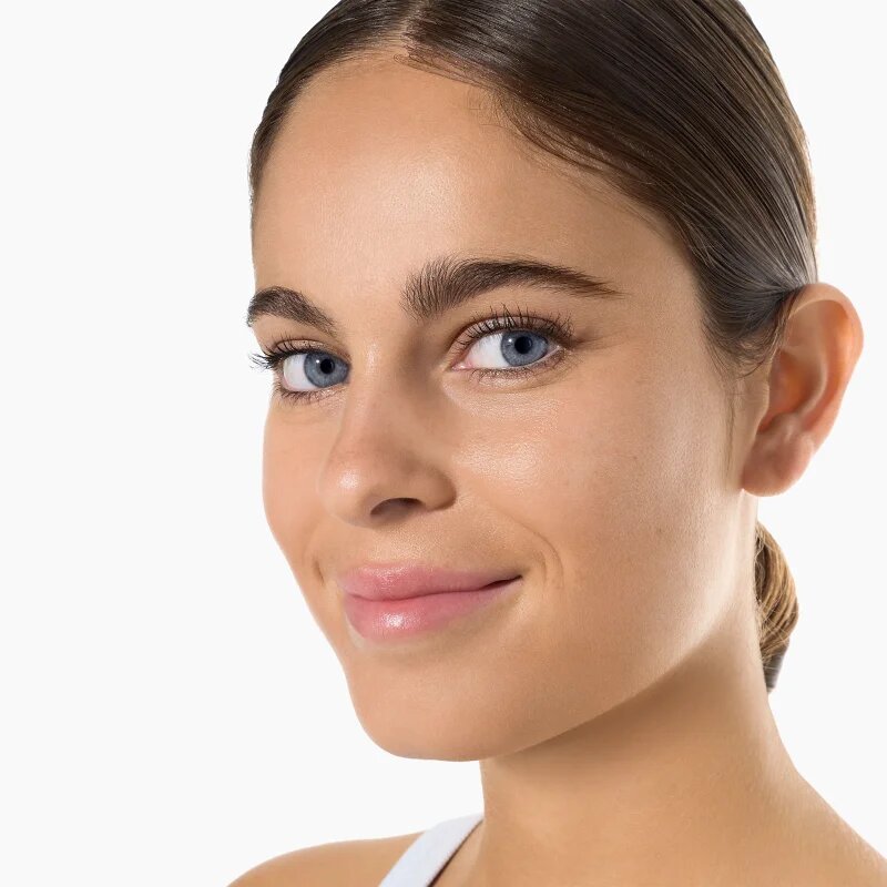 Klorane Cornflower Super-Charged Hydra-Plumping Serum aktivni serum za posvetlitev in glajenje kože 40 ml
